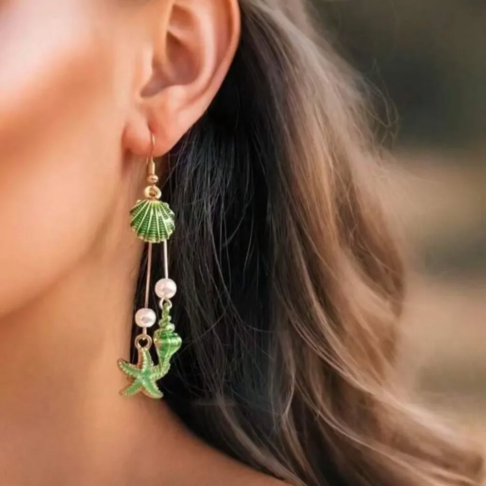 Green Shell Dangle Earrings A1241